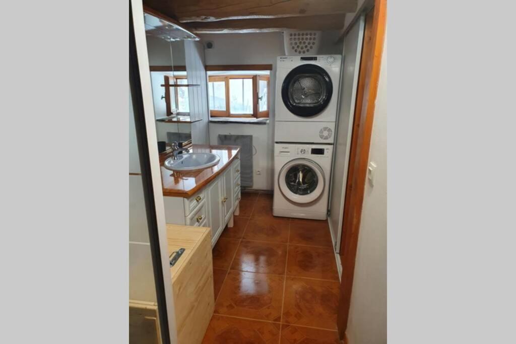 Maison Individuelle Chaleureuse Au Calme บูร์-แซ็งต์-โมริซ ภายนอก รูปภาพ