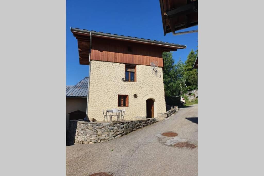 Maison Individuelle Chaleureuse Au Calme บูร์-แซ็งต์-โมริซ ภายนอก รูปภาพ