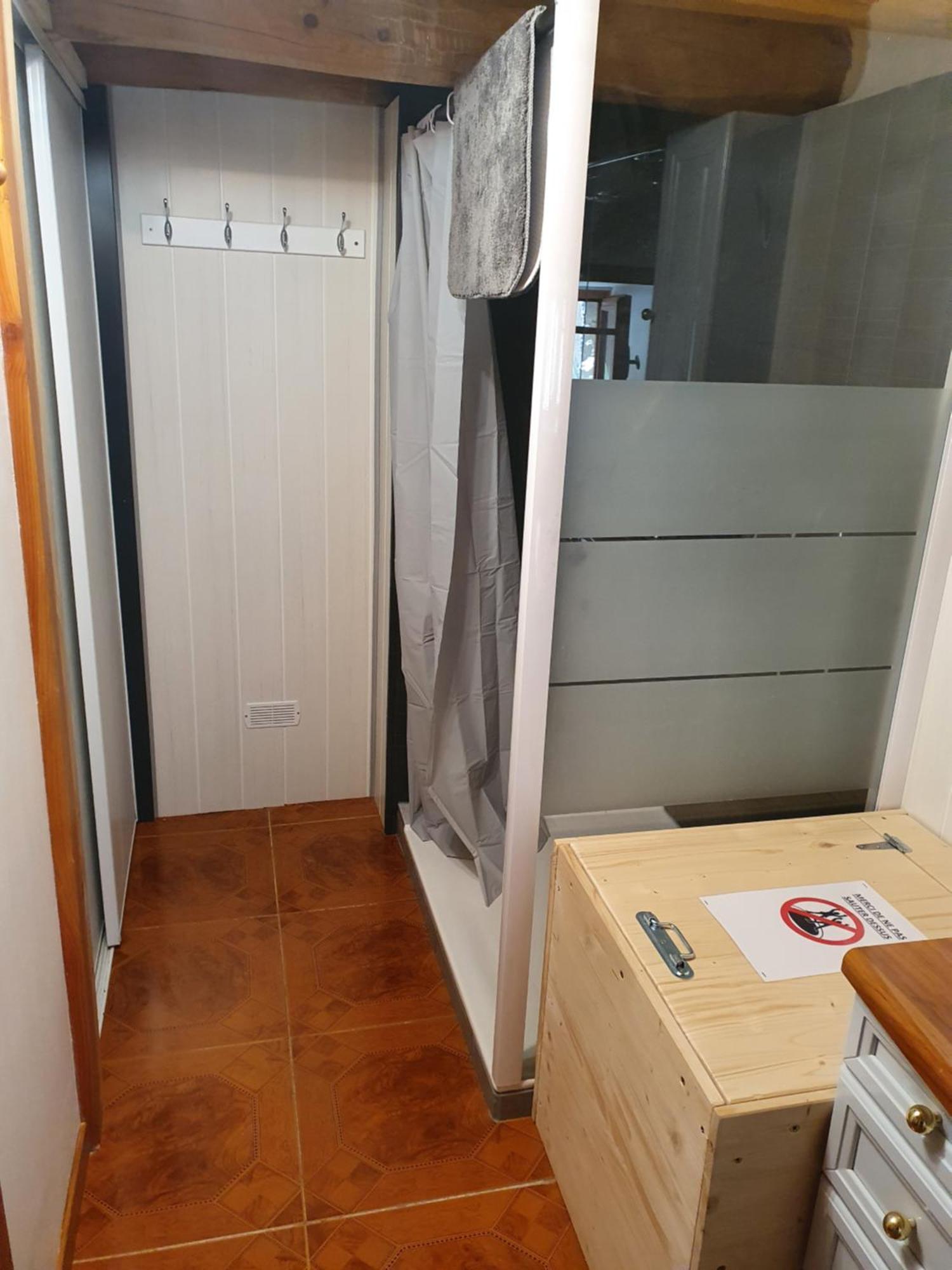 Maison Individuelle Chaleureuse Au Calme บูร์-แซ็งต์-โมริซ ภายนอก รูปภาพ